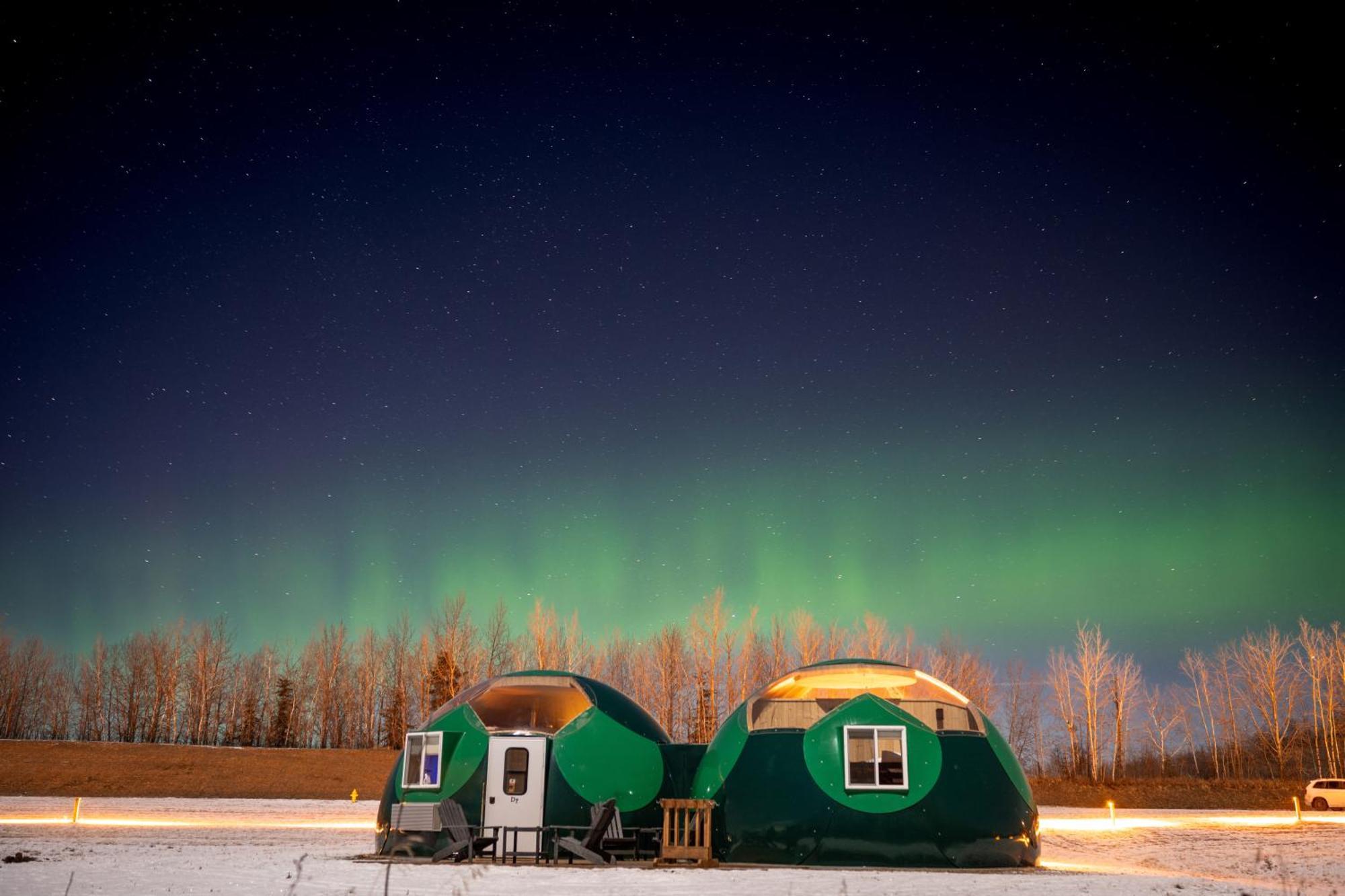 Hotel Metis Crossing Smoky Lake Exterior foto